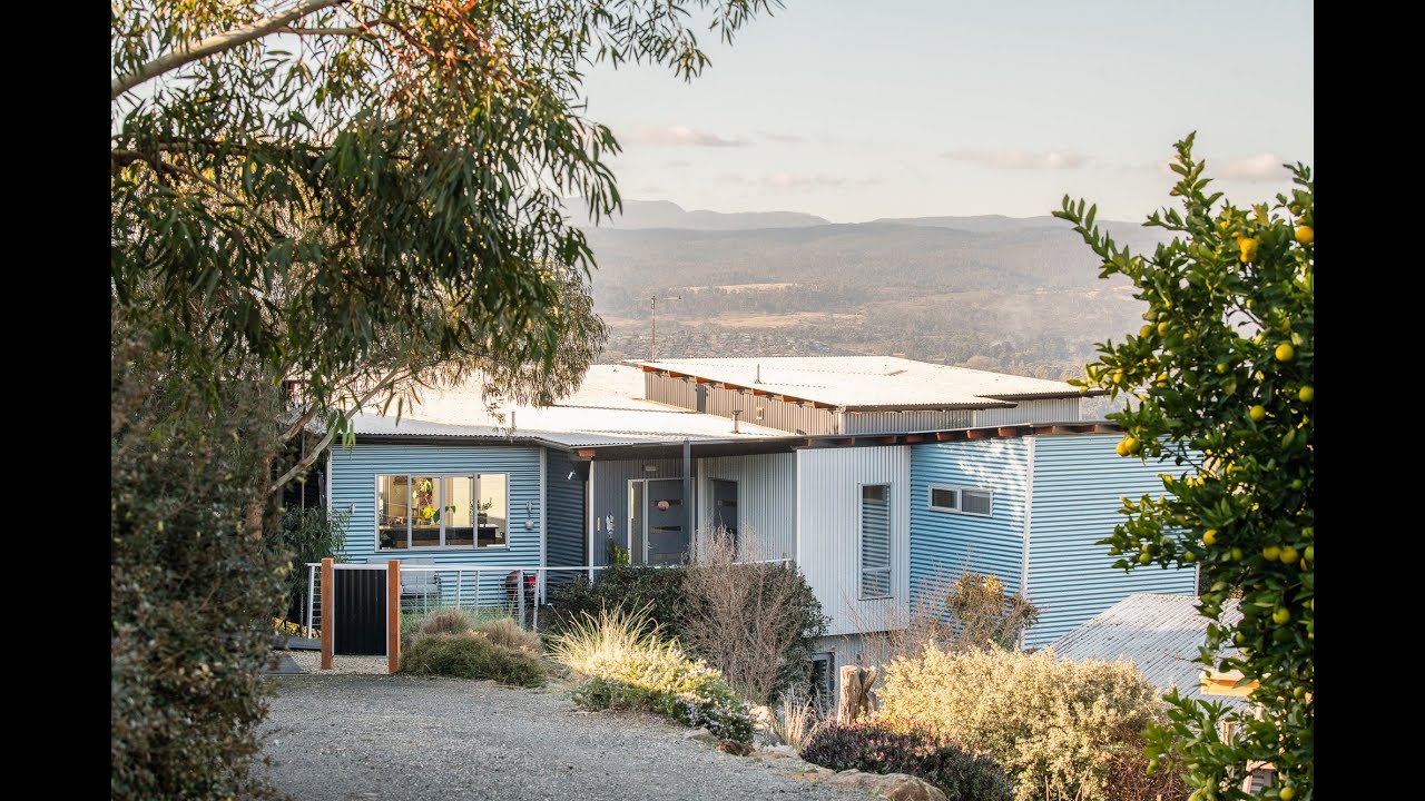 Welcome to 17 Cynthia Court, Riverside – A Hidden Sanctuary of Style and Serenity