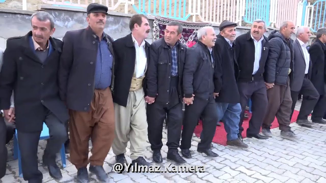 Hakkari Düğünleri Dengbeji PİNYANİŞİ AŞİRETİ MARUFİ MUHTEŞEM Dengbeji #kurdishdance