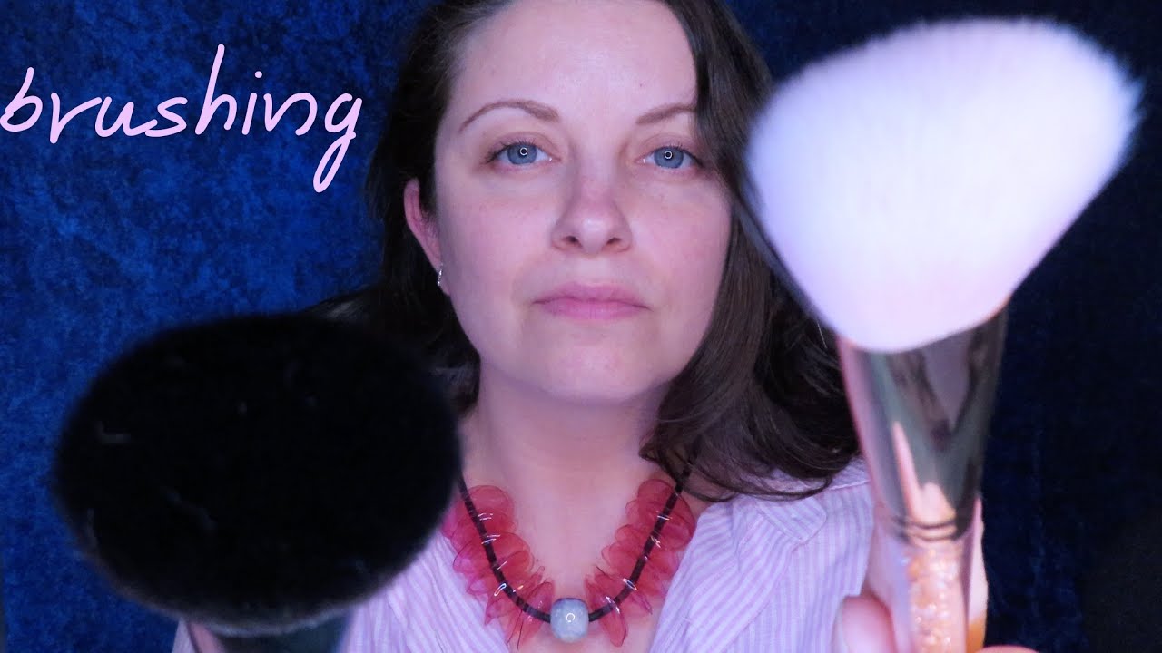 HAI BISOGNO DI CAREZZE E SUSSURRI DELICATI? APRI QUESTO VIDEO 🌸 ASMR ITA