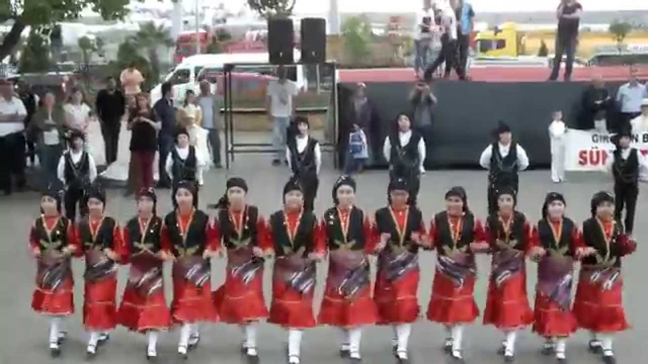Giresun Belediye Konservatuvarı Yıldızlar Topluluğu Halk Oyunları Gösterisi
