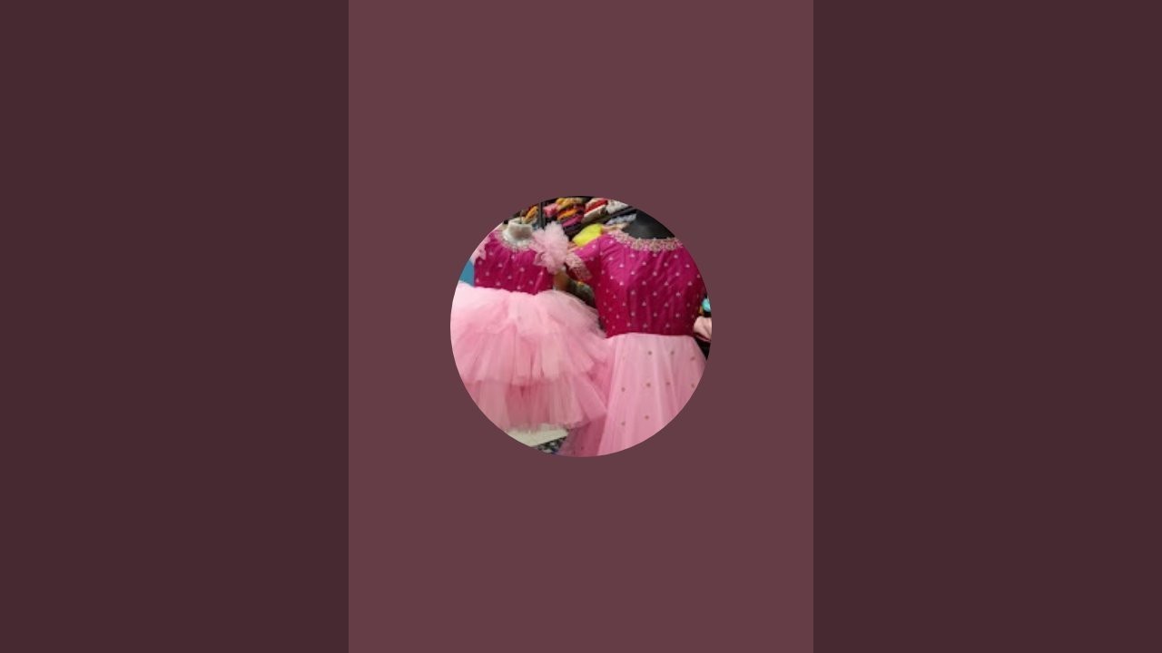 Fashion Vibes  is live
