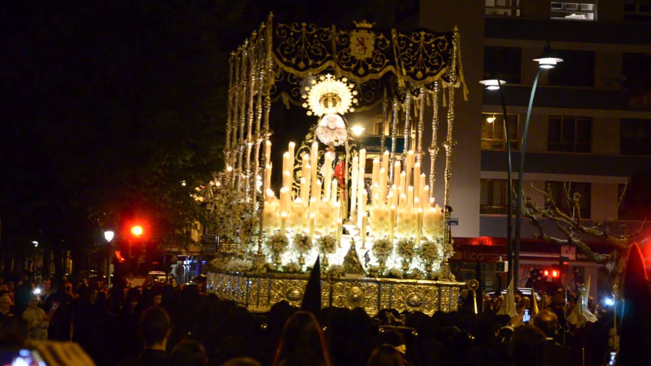 Semana Santa León 2014. Procesión Santo Entierro Angustias. La Soledad (recogida 2-2)