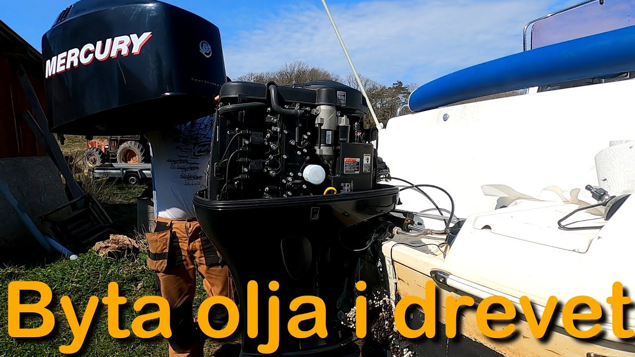 Byta olja i drevet och kolla motoroljan (Mercury 90 hk 4 takt utombodare)