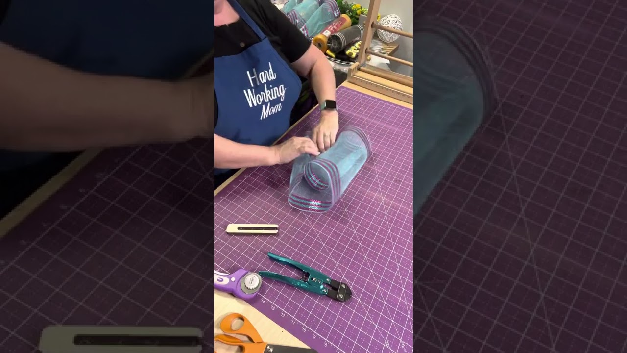 How to use the deco mesh ruffle tool from Hard Working Mom