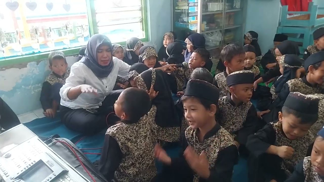 JARANAN EKSTRA TK NUR AZIZAH Mojokerto kl B ibu Ayu