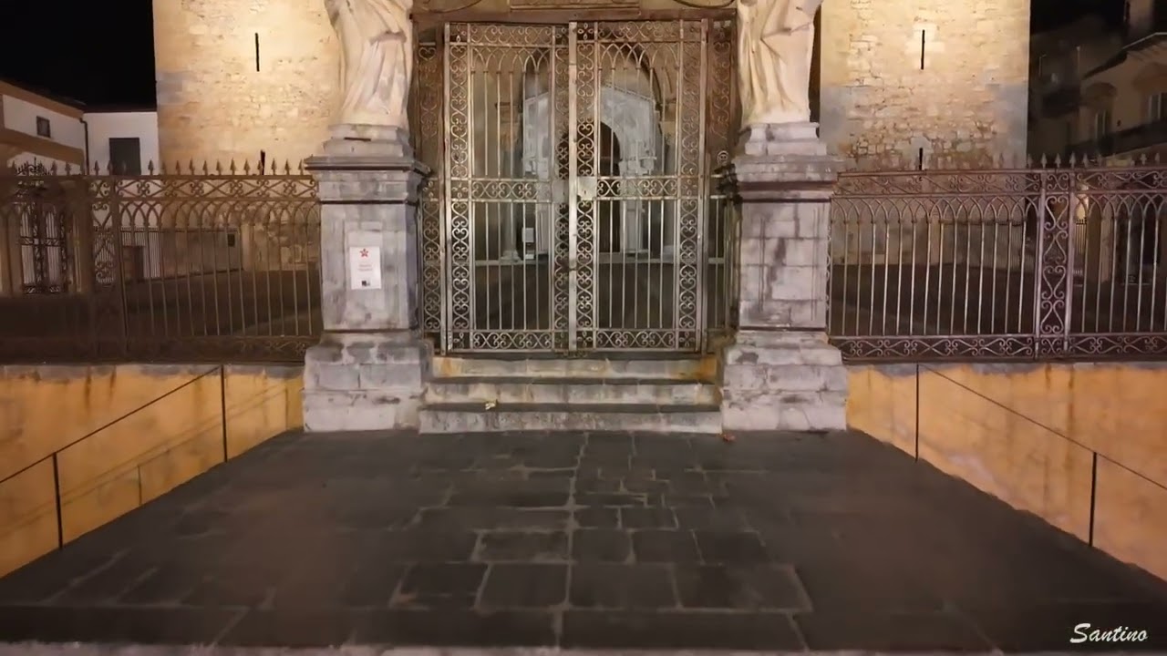 Cefalù, quando il silenzio parla d'amore.