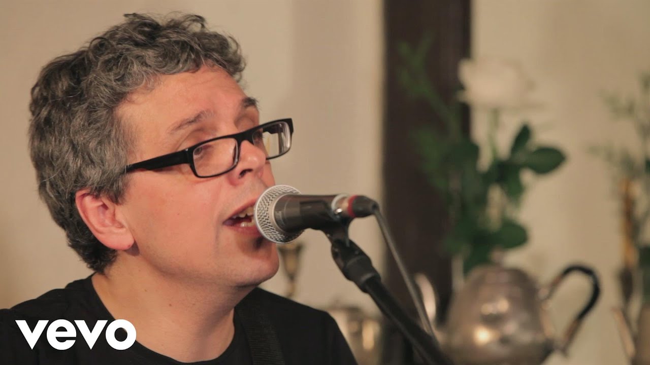 Pedro Guerra - Cerca del Amor (Directo Libertad 8)