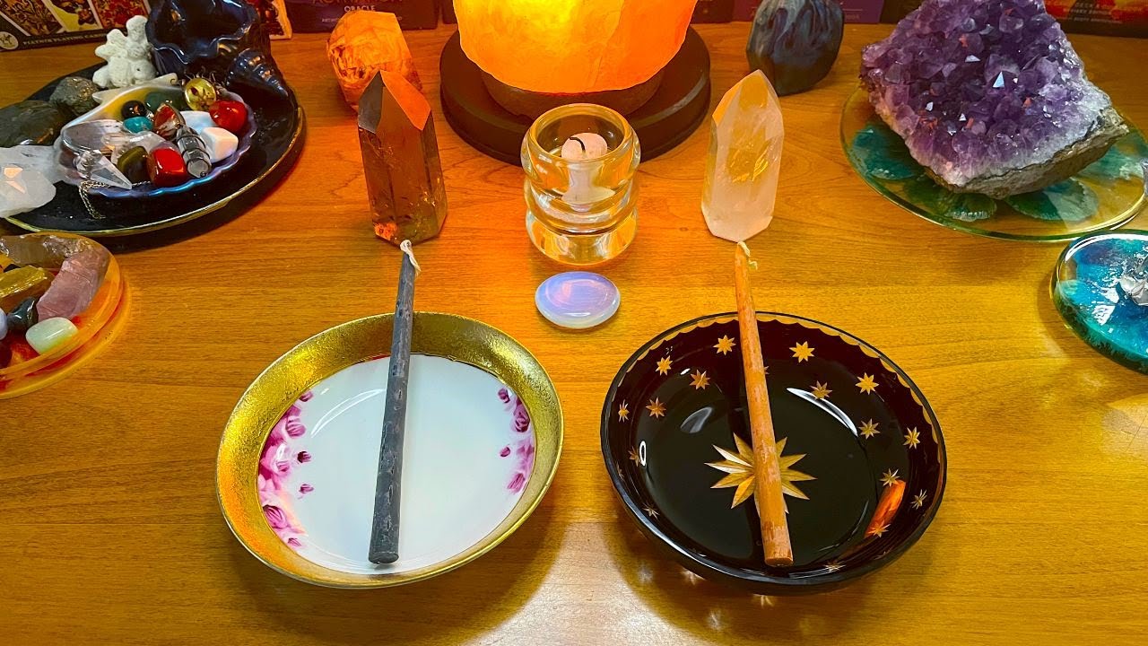FULL MOON Reading 🌕 You Will Shine 🌟 Happy News 💃 Change of Direction 🕯️#pickacandle #tarotreading