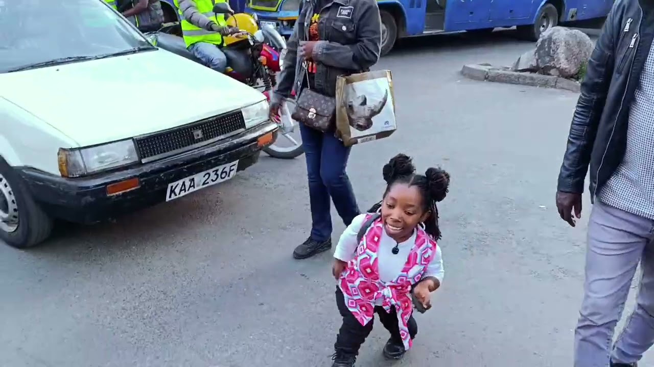 What Happens When You're 85cm Tall Walking Through Nairobi CBD 😳// Real Street Reactions