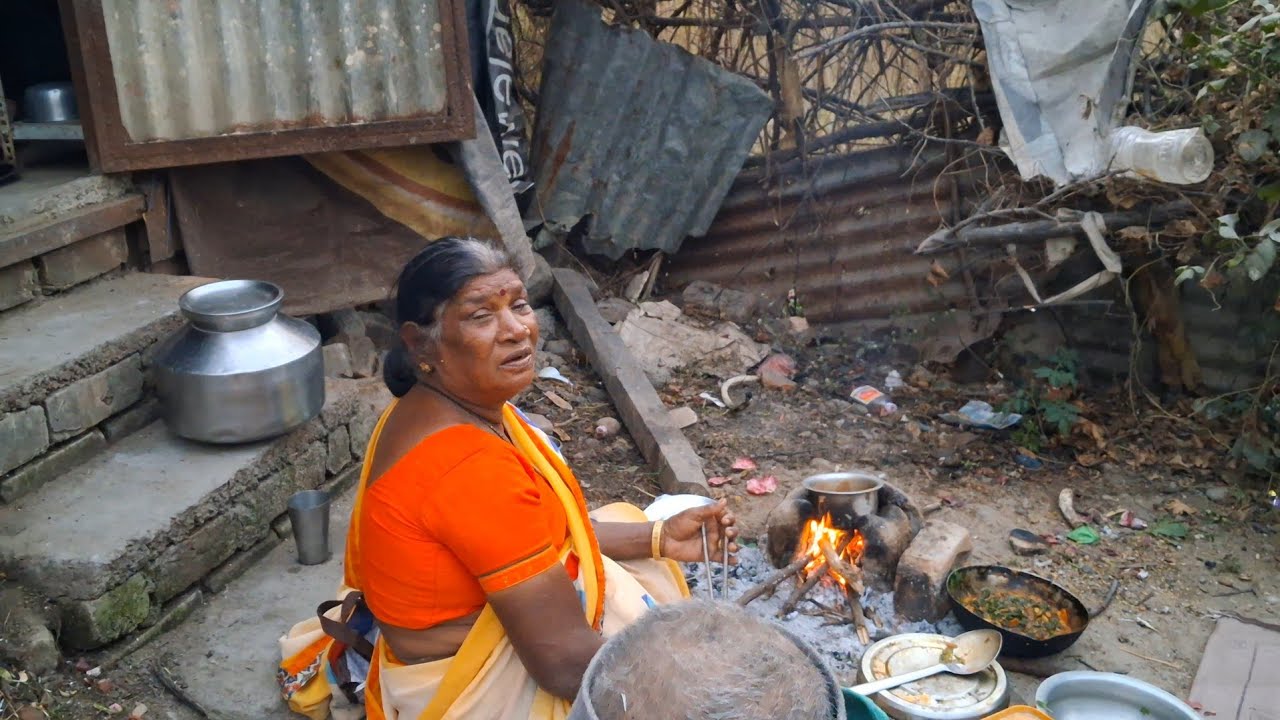 Aaj nani road par gir gaye😒 #vlog #dailyvlog #hardwork #viral #light #love #women #nani #oldwomen