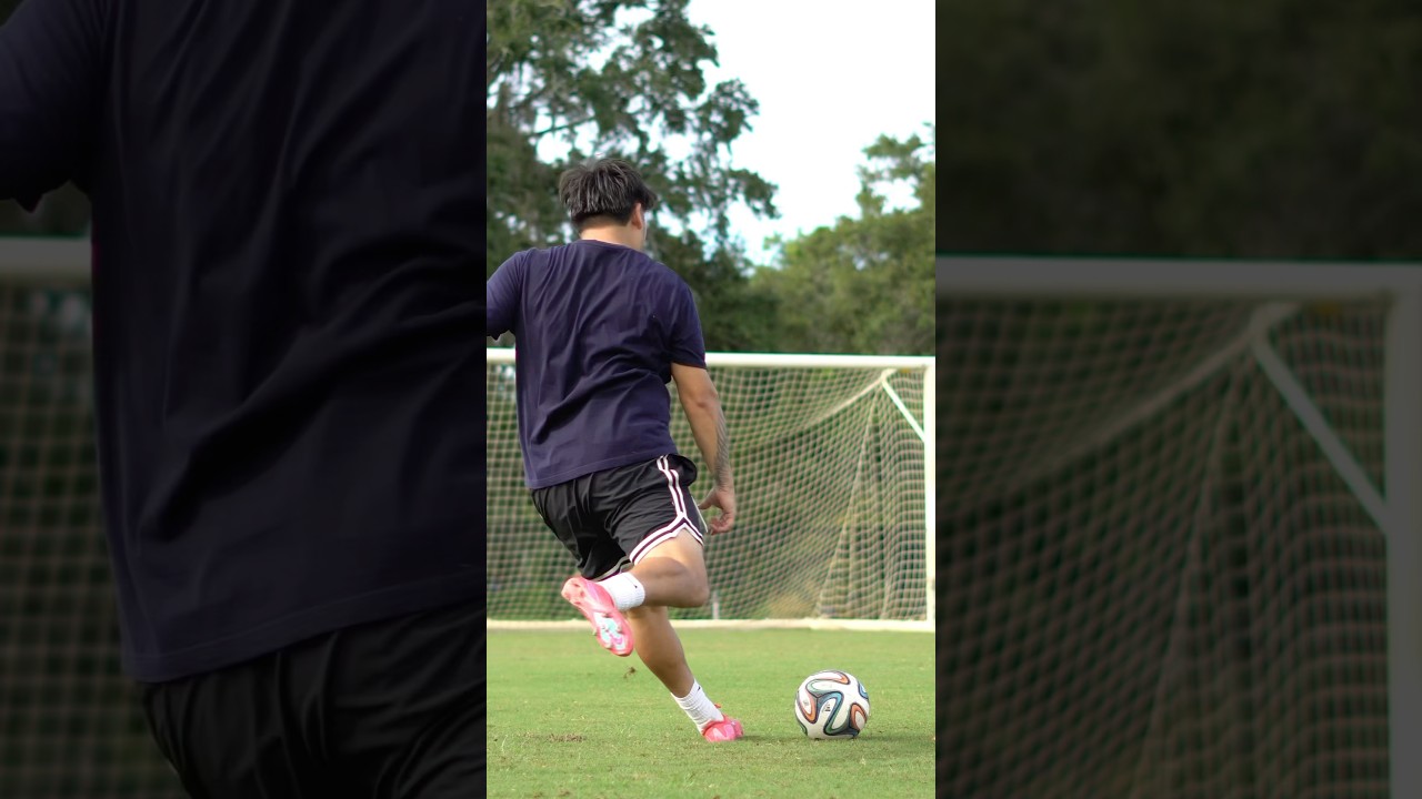 Deadball vs topspin😳  #knuckleball #trending  #shorts #futbolsoccer #viralvideo #soccer #jabulani