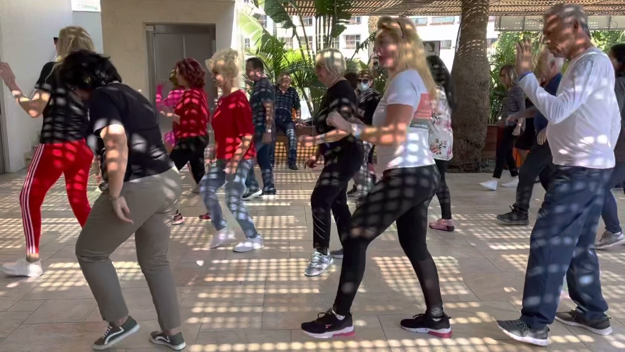 לטינוס ריקוד הצעדים באילת