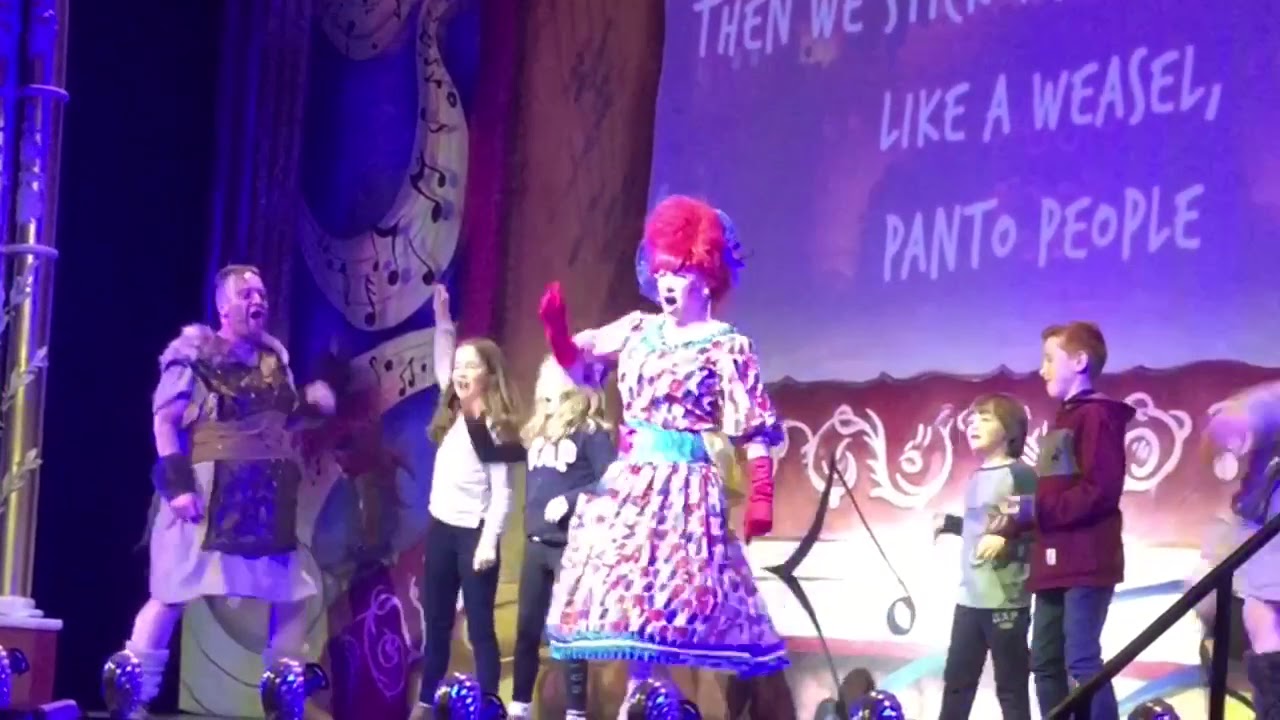 Oisin goes to the Gaiety Panto....