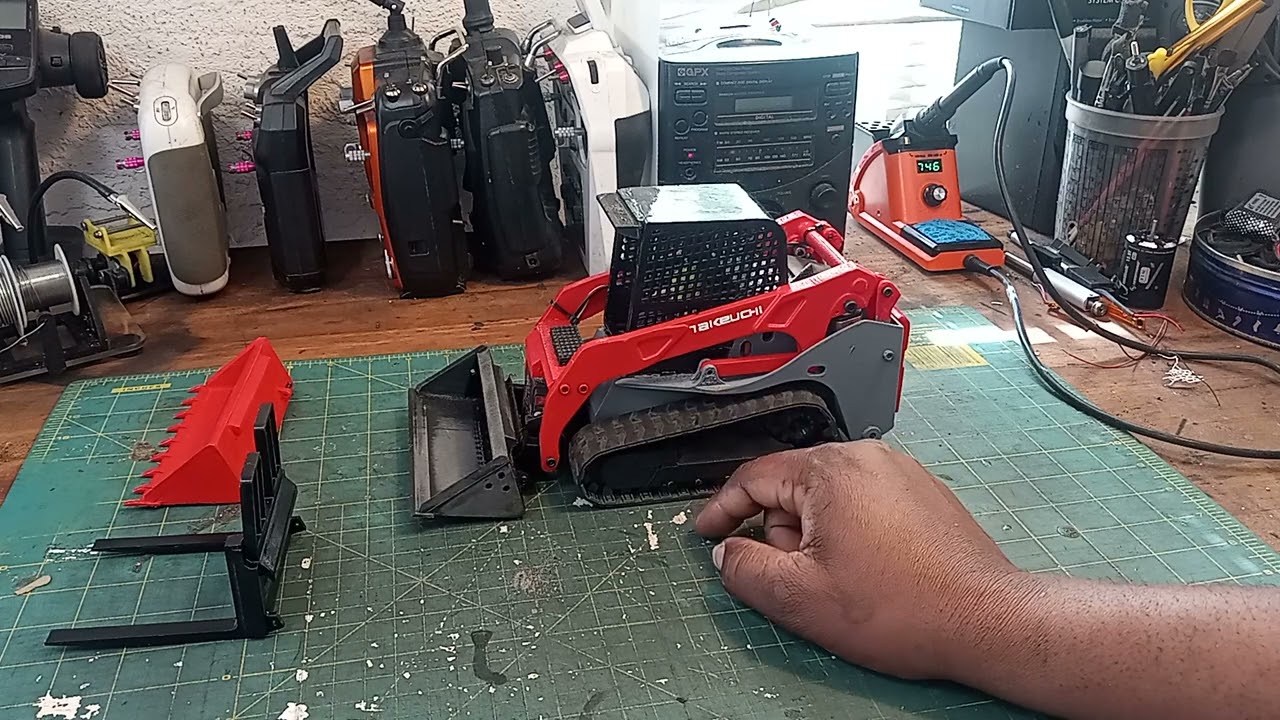 3D Printed RC track/skid steer loader