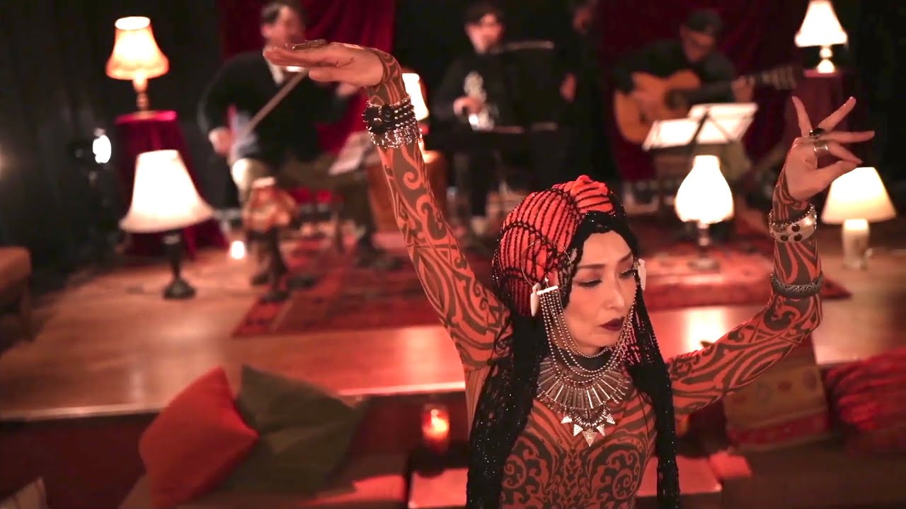 Bellydance in Tokyo (Bellydancer Akiko Takada タカダアキコ)  movie01 bellydancing on music 大須賀聡、田村健太郎、関島種彦