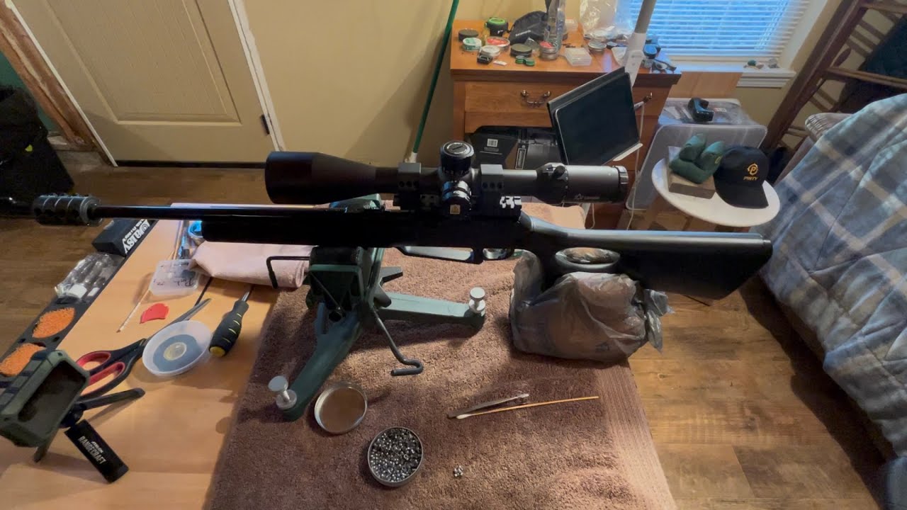 Несколько выстрелов по мишеням из винтовки Winchester 1977XS.