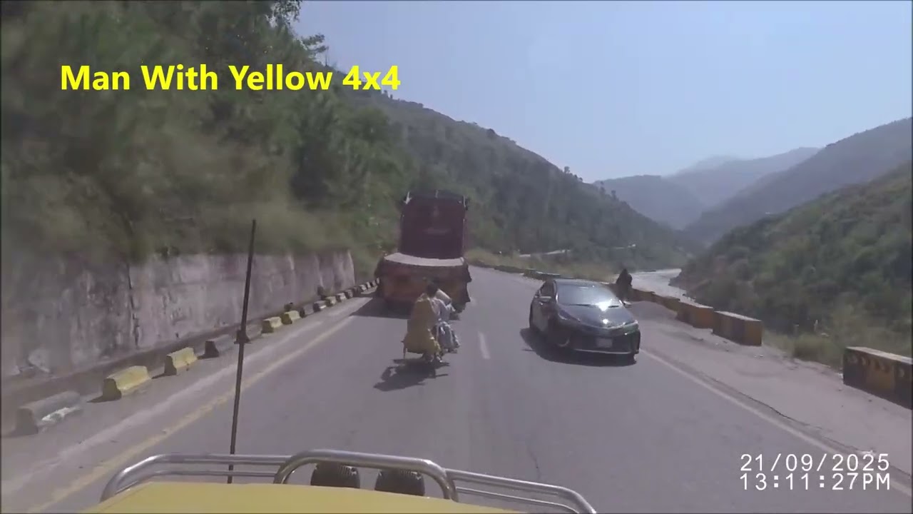 Khunjerab Pass to Murree I Part 27 I Muzaffarabad to Dolahi i I Man With Yellow 4x4 I Toyota HJ61