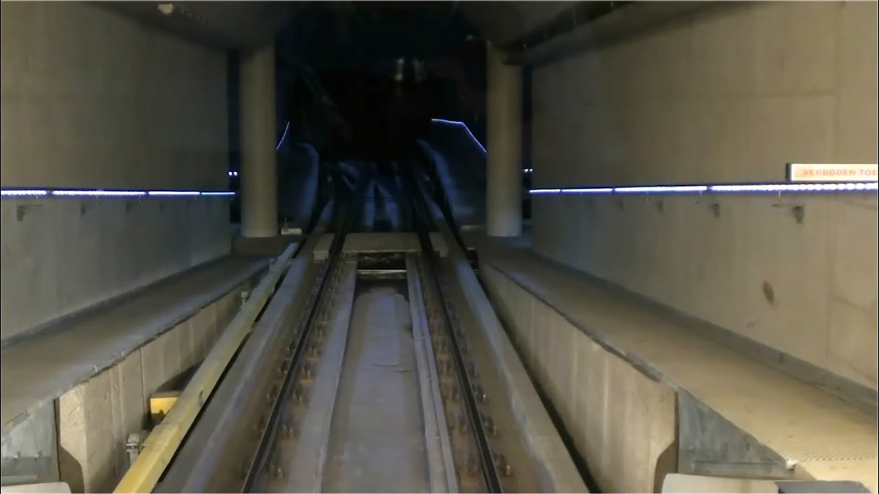 Cab ride metro Rotterdam; Rotterdam Centraal-Spijkenisse De Akkers (20111224)