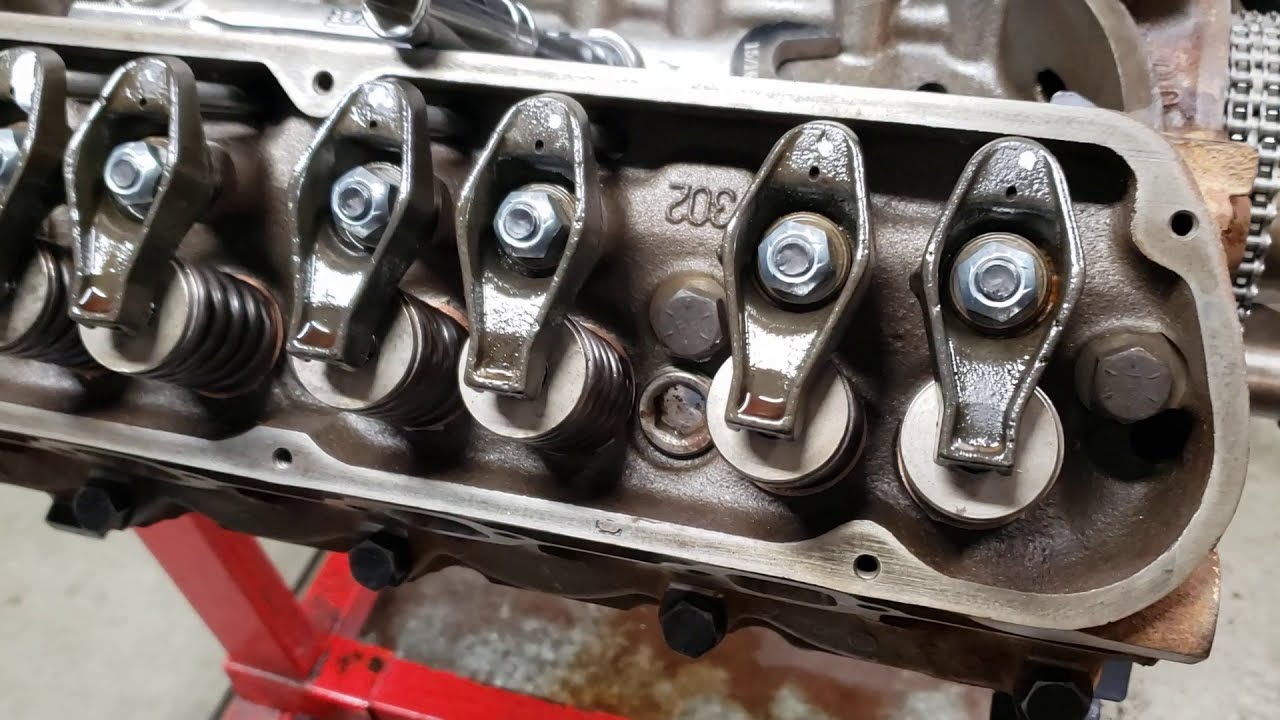 Установка коромысла Ford SBF Windsor Small Block для двигателей 221, 260, 289, 302 и 351W, шпильк...