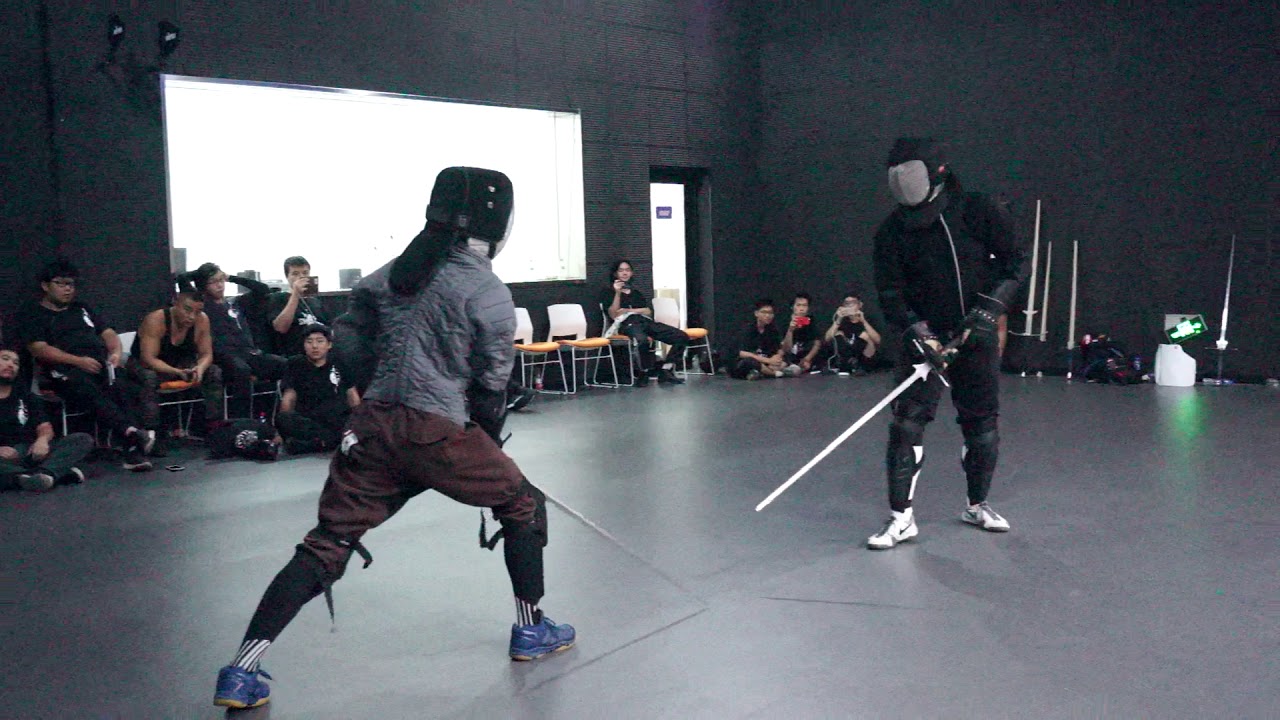 Tom Yeung(吞拿) and Axel Pettersson sparring on Shanghai Longsword Seminar