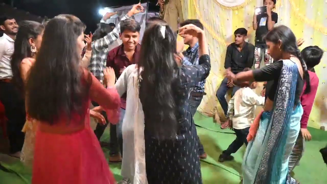Gaon ki ladkiyon ka Tilak mein jabardast bagheli Band Baja dance #बघेली_डांस_रीवा #baghelidance 