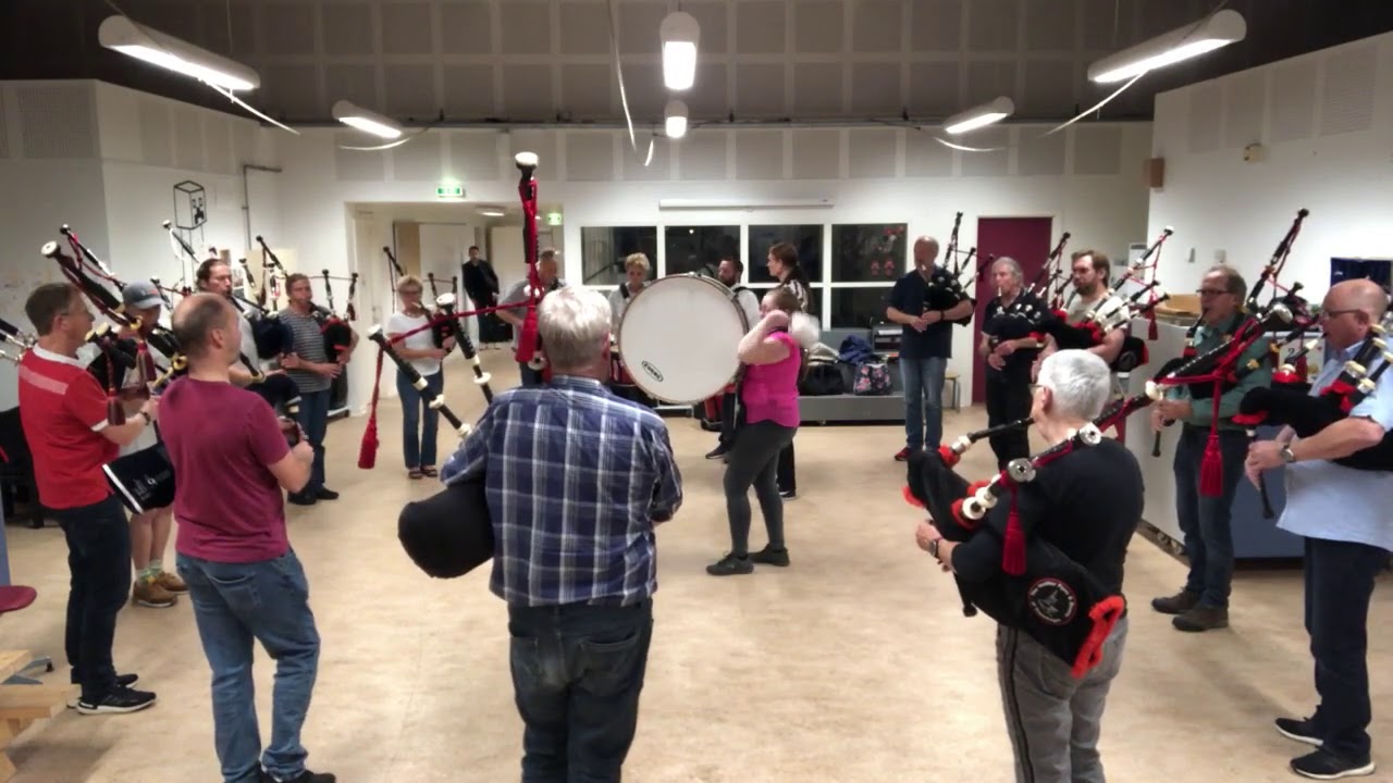 The Heather Pipes and Drums - Colins Cattle