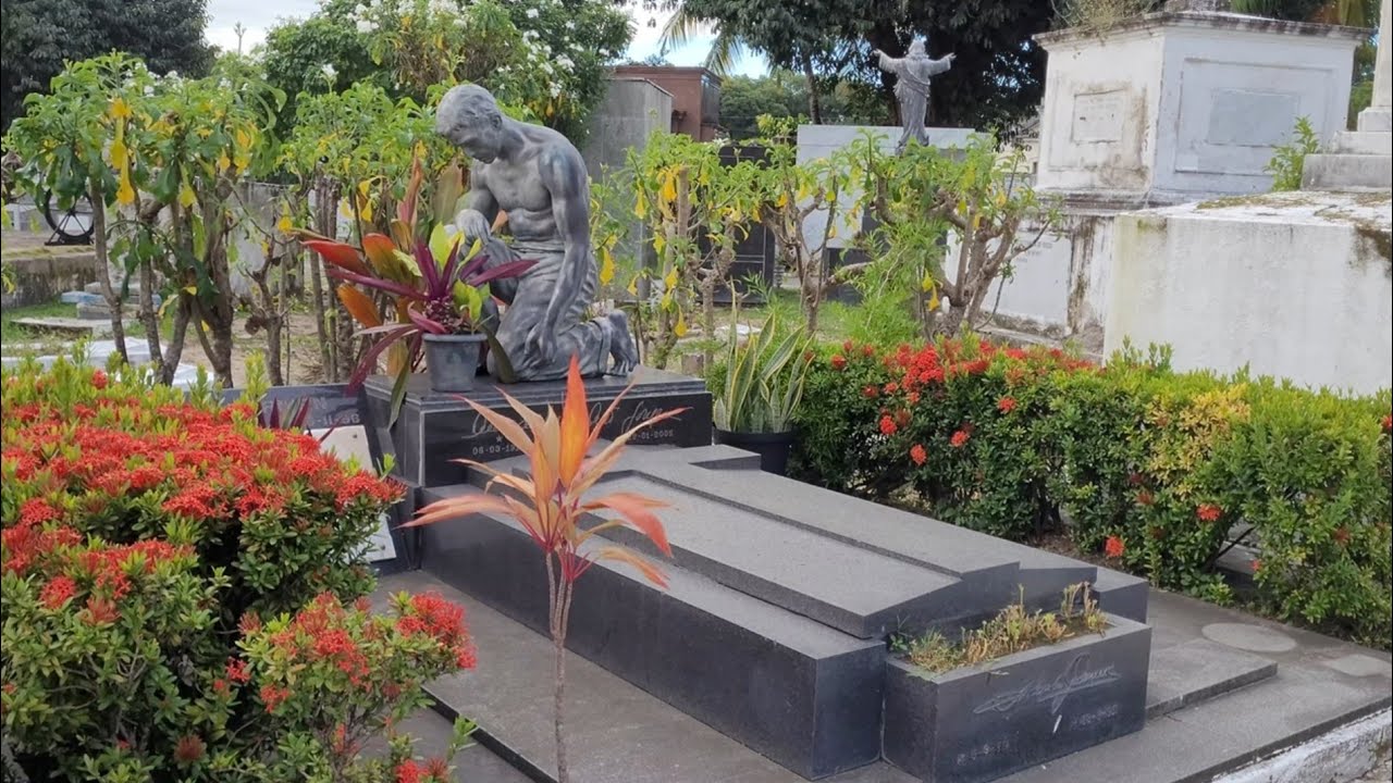 Túmulo da Menina sem Nome - Eduardo campos - Agamenon Magalhães - Cemitério de Santo Amaro Recife