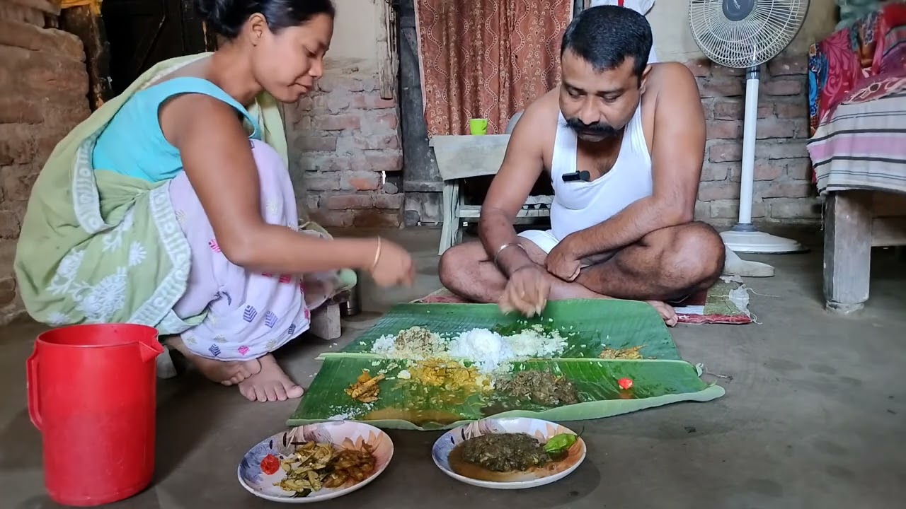 আমাৰ জানমণিয়ে মইয়ে একেলগে মজিয়াতে বহি ভাতকাঁহী/#assam_food_vlog #axomia_lahon