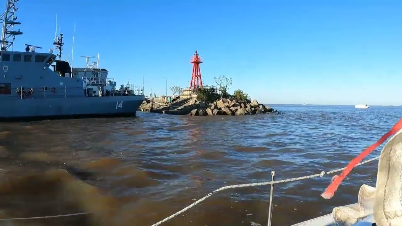 Regresando de Colonia del Sacramento (ROU) cruzando el Río de la Plata 
