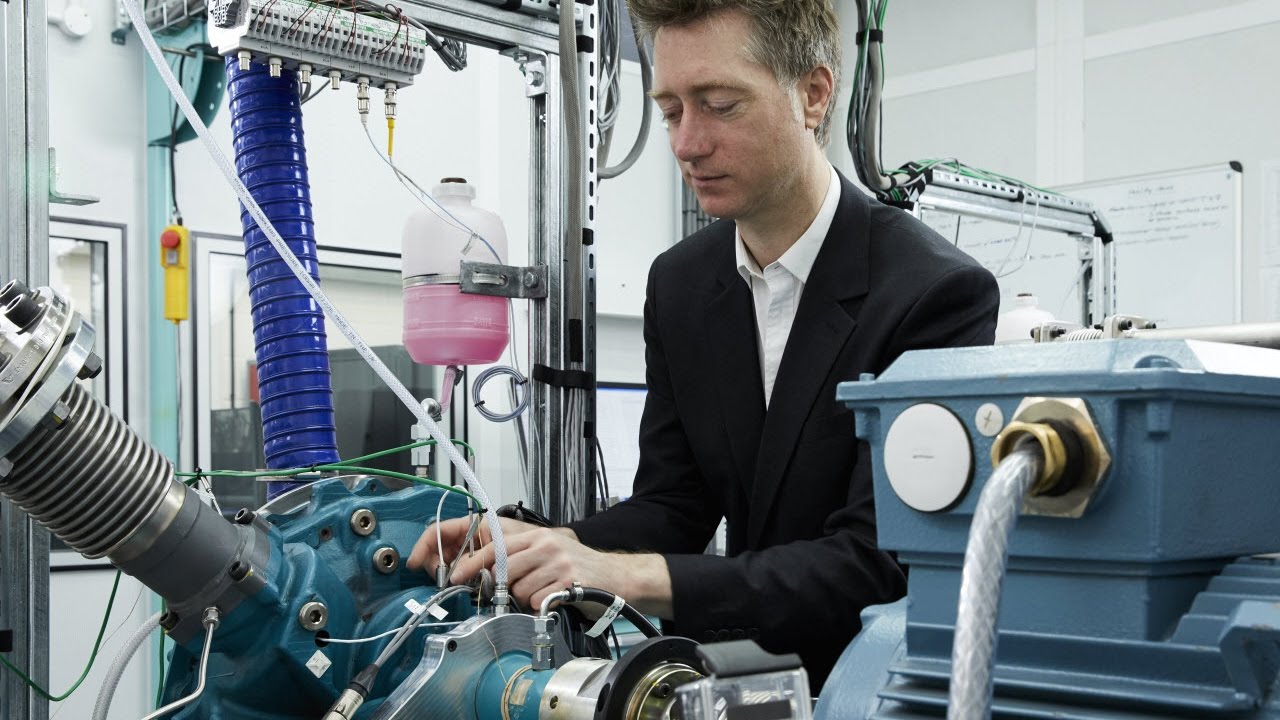 Steve Lindsey - Energy-saving rotary air compressor
