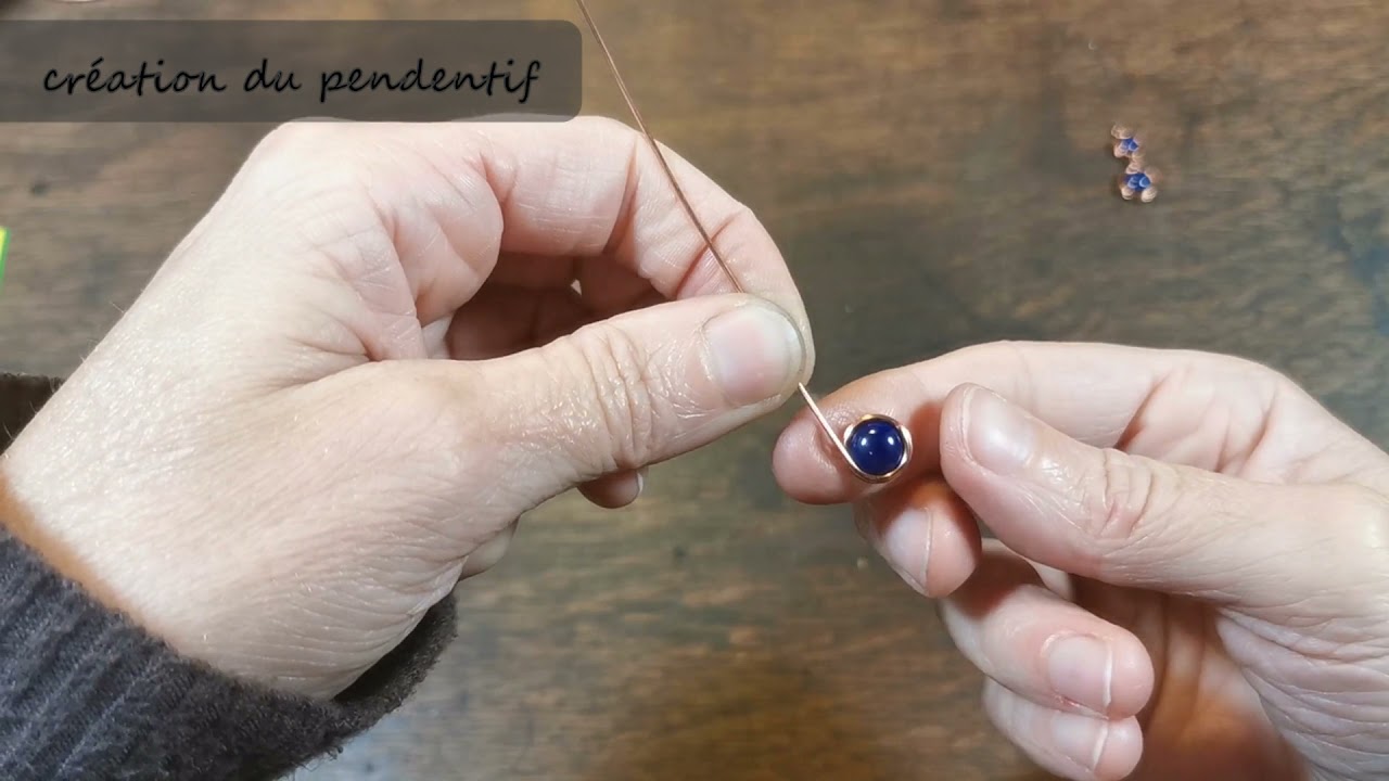 créer un pendentif et un connecteur avec un cabochon
