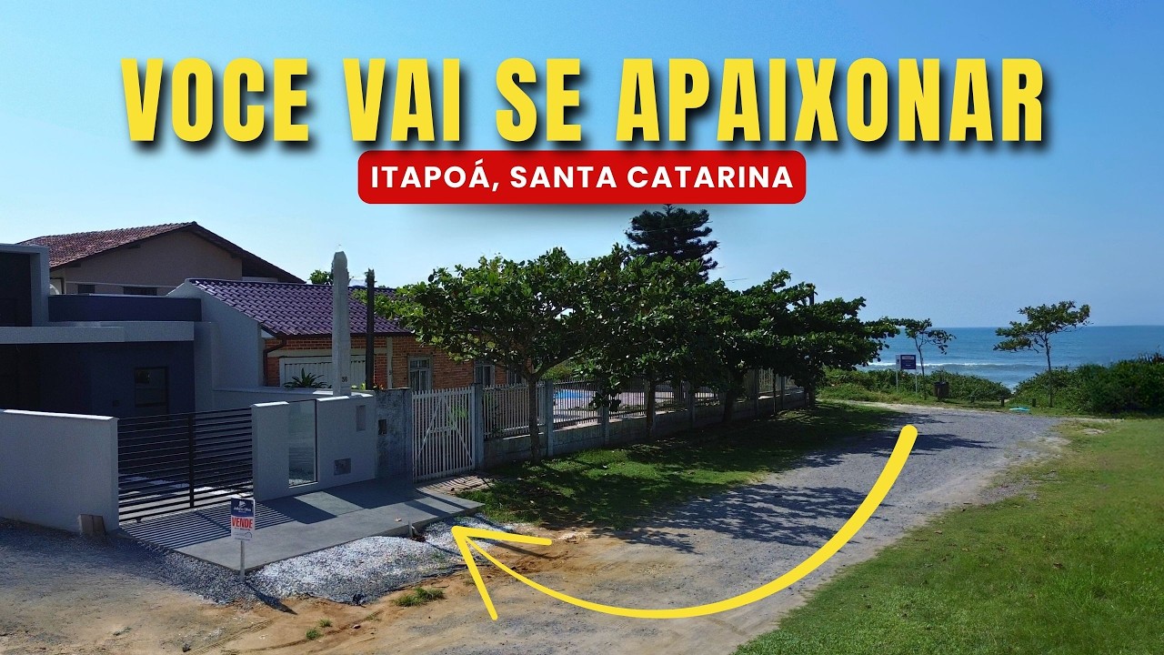 Casa à Venda em Itapoá - Santa Catarina, Pé Direito Alto, 3 Quartos e a 30 m do Mar!