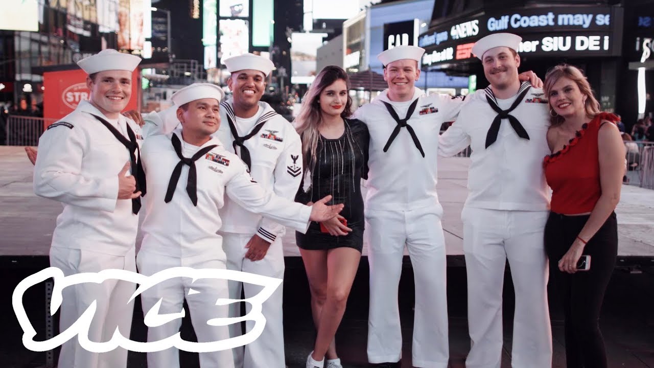 24 Hours with Female Marines in NYC: Fleet Week