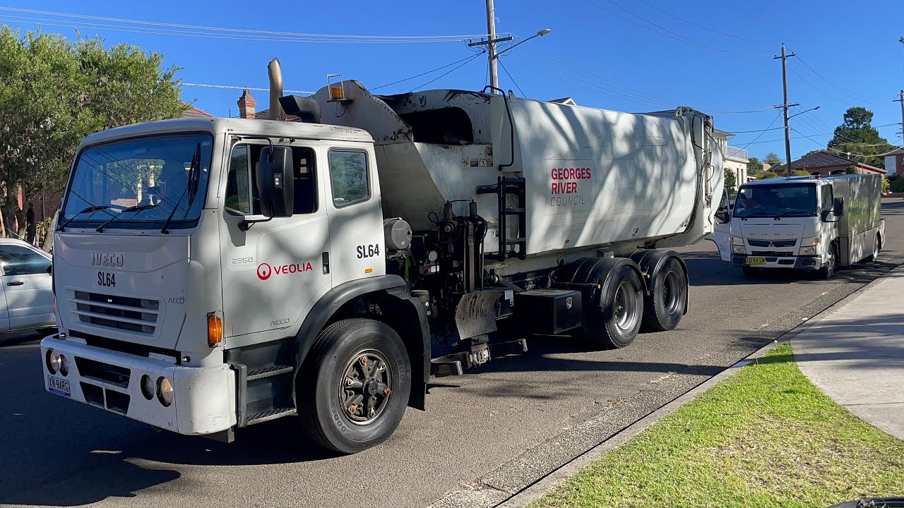 Bayside Garbage SL64 - Broken Down + The Mechanic