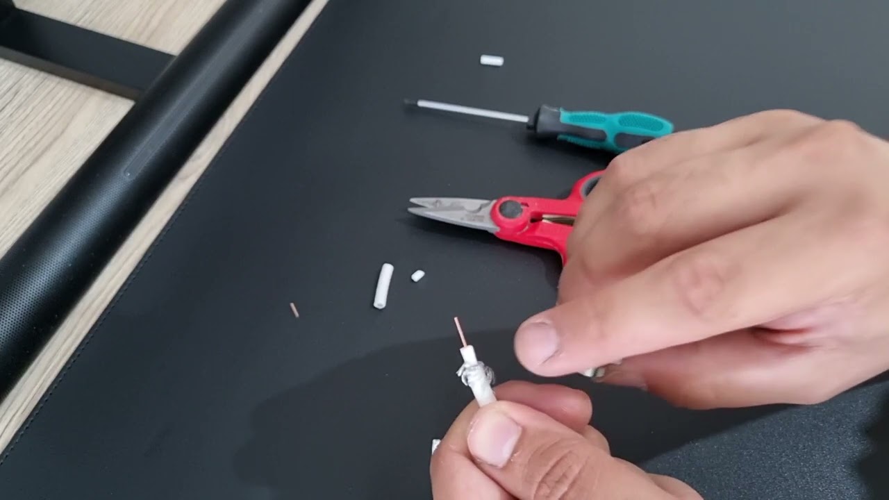 TUTORIAL Come realizzare un cavo per antenna digitale Terrestre DVB-T  connettori standard coassiali