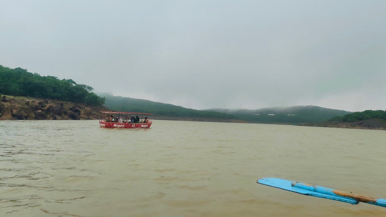 Venna lake in Mahableshwar💃🏻Enjoy boating and Horse riding 🐎Real struggle in every shoot #vennalake