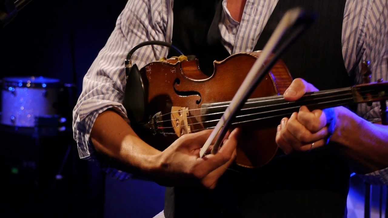 Kishi Bashi - Kissing The Lipless (Live on KEXP)