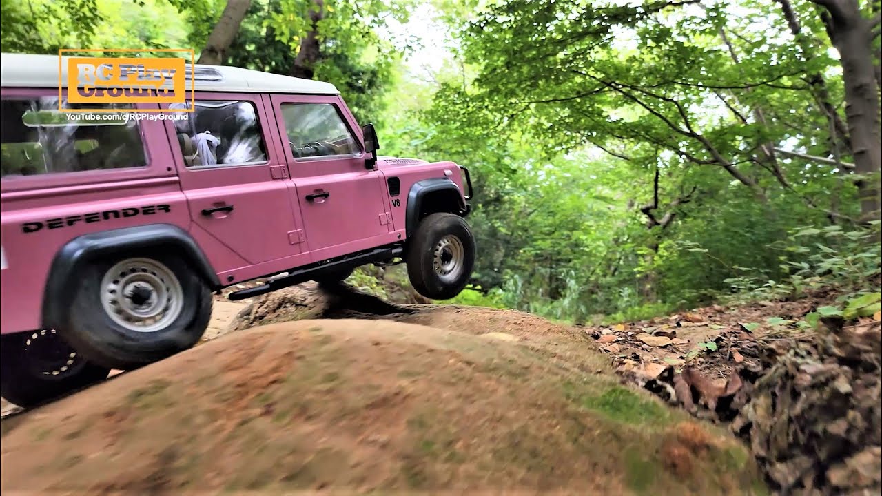 Boom Racing BRX02 LandRover Defender D110 Forest Ride 2