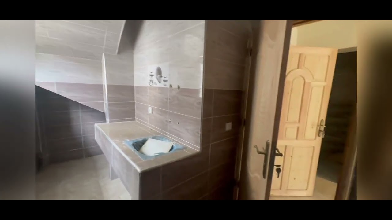 دار للبيع في مغوغة كبيرة 50 مترو ثمن 52 مليون 0630298833