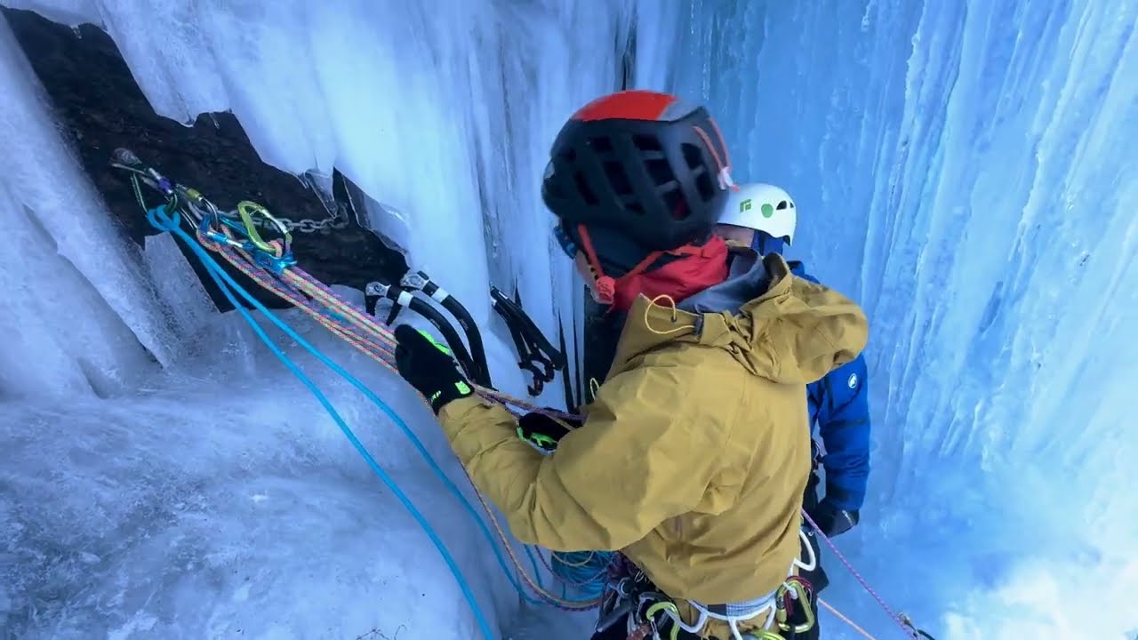 Cascade de glace à Freissinieres secteur Madame Tape Dur, 26 janvier 2026