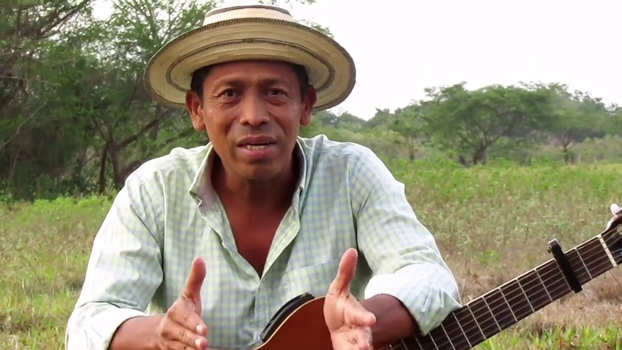 Alfredo Escudero - Las Quiero A Las Dos. Biografía de la Canción, Compositor LUIS GUERRERO.