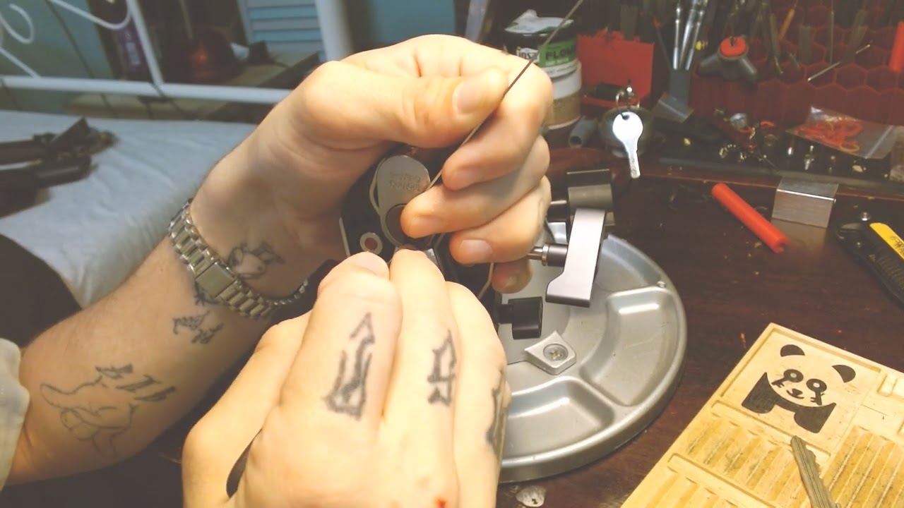 (78) Trioving 55## (Trampolines)