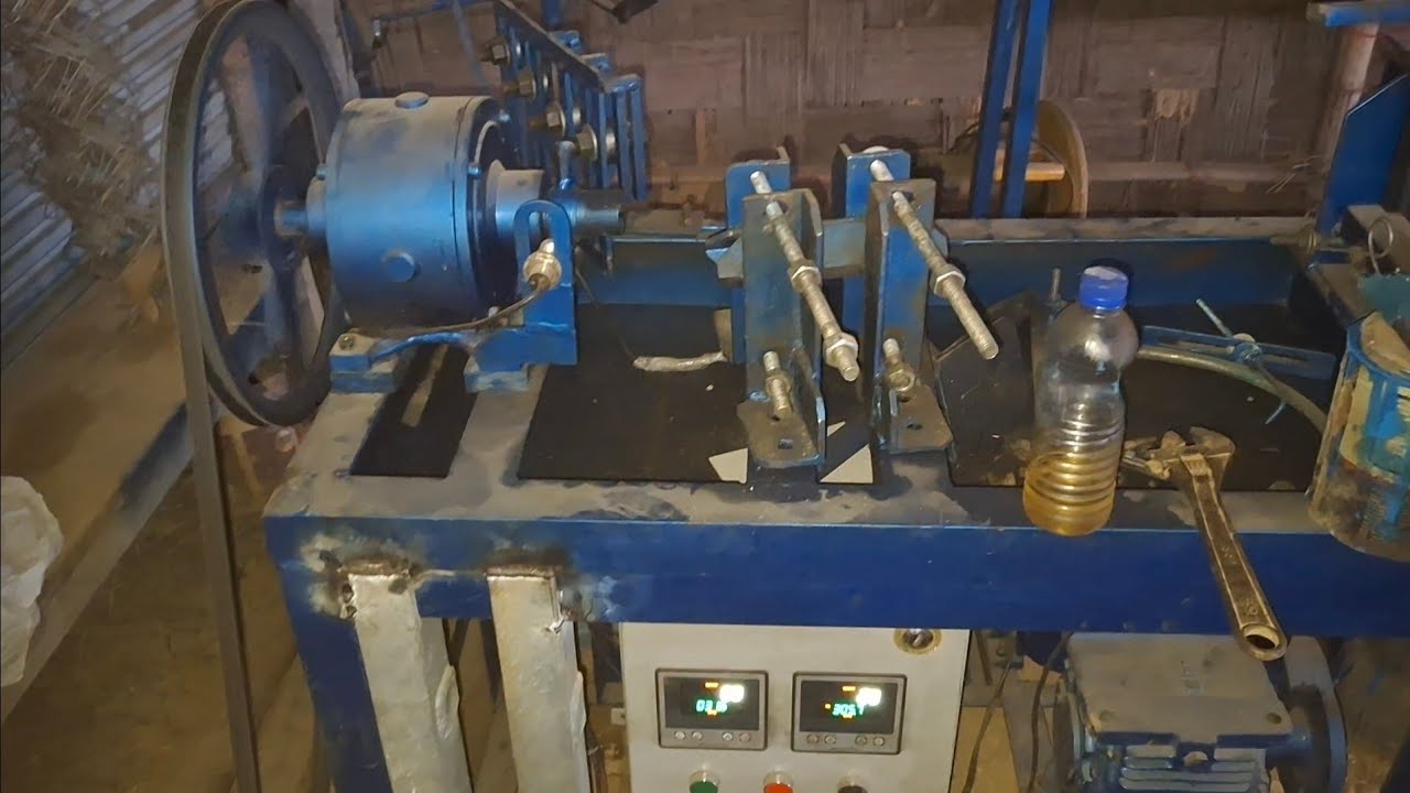 Auto stop auto cutting chainlink fencing machine