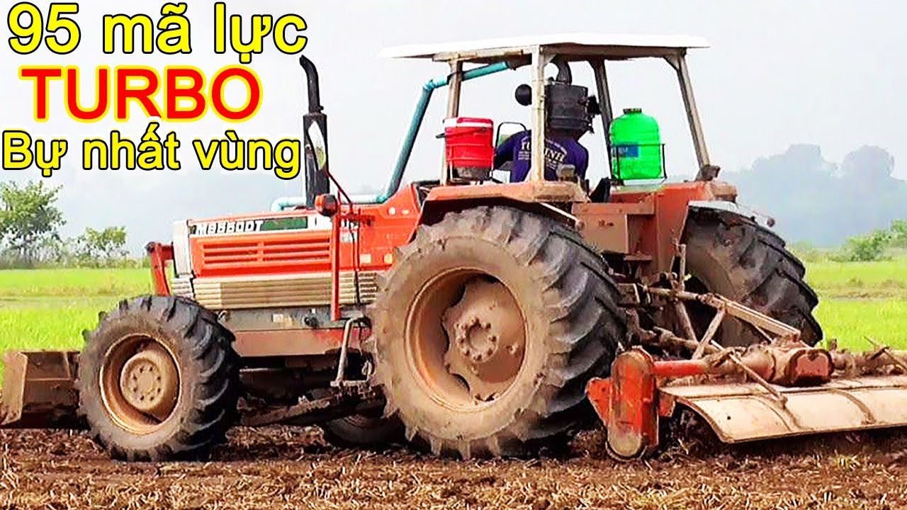 Большой трактор 95л.с. Kubota M9550DT с двигателем V4300T на работе