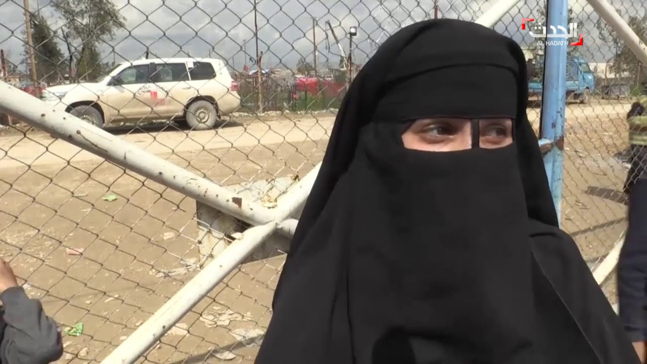 نساء داعش.. دفاع عن التنظيم وأطفالهن الضحية