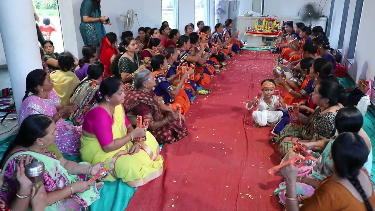 સુંદર ગરબો...માળી મારી નાવડી નો શોધુ કિનારો) ( ગરબો નીચે લખેલ છે