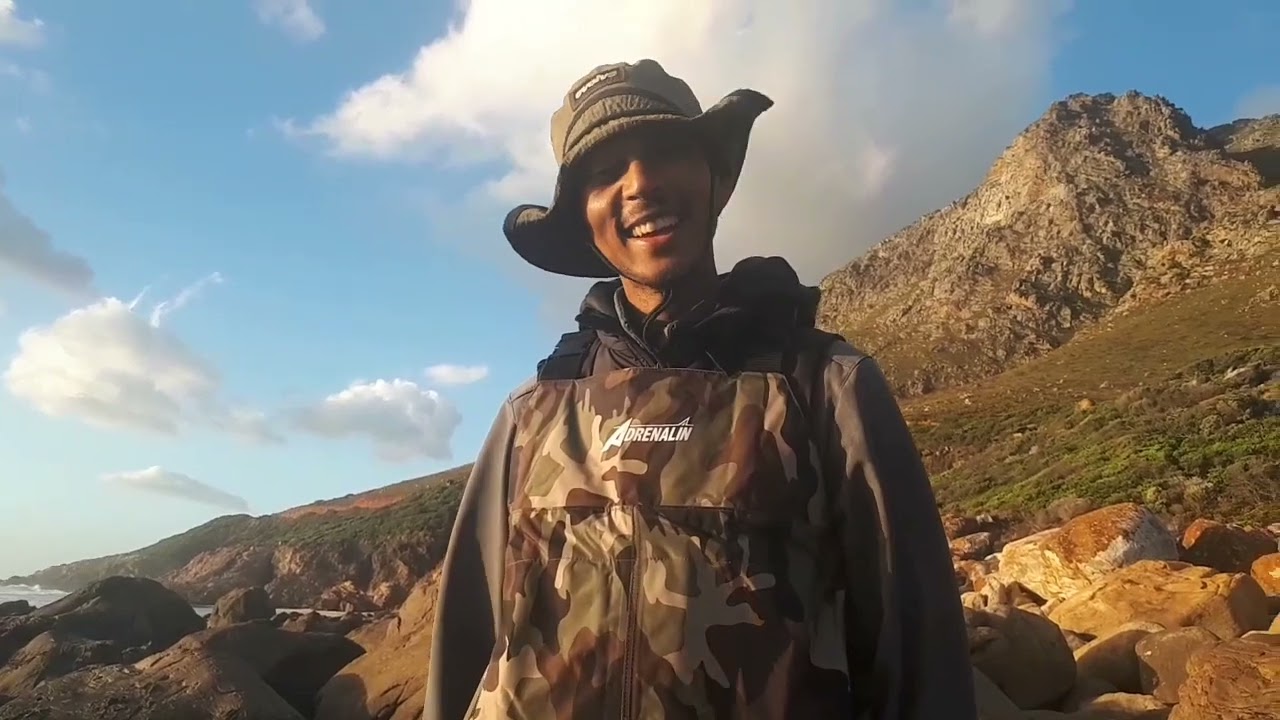 Sustainable Fishing and enjoying nature at false bay clarence drive.... Die strand loppers