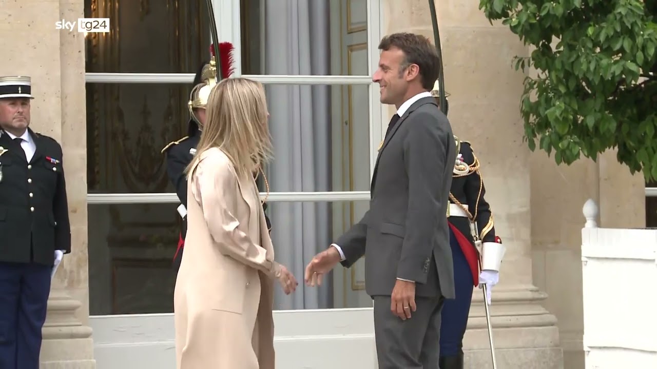 Meloni a Parigi da Macron, collaborazione rafforzata