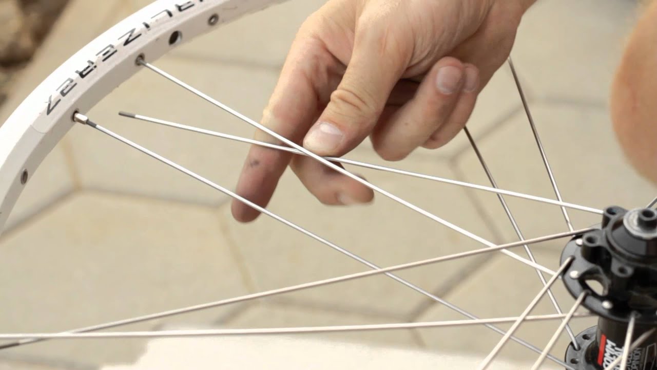 How to Lace a Wheel - Three cross pattern