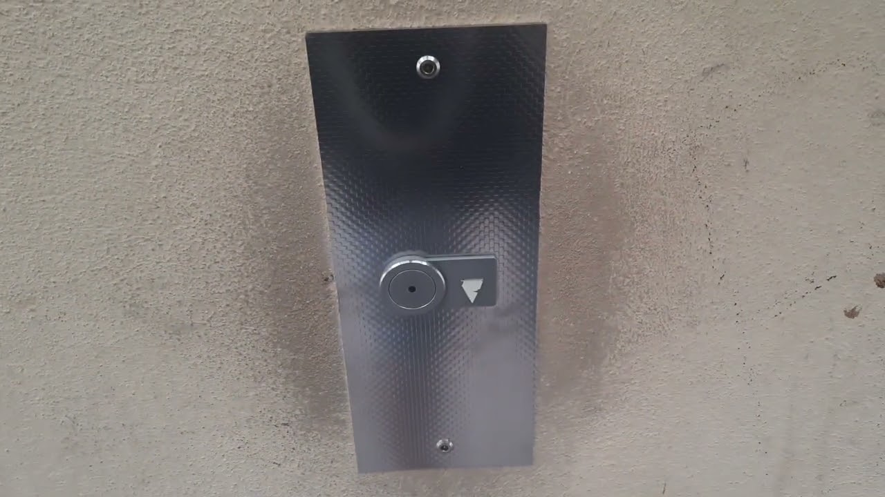2 Ascensori Kone MRL Elettrici @ Ascensore Galleria Kennedy, Piazza del Pincetto, Perugia PG, Italia